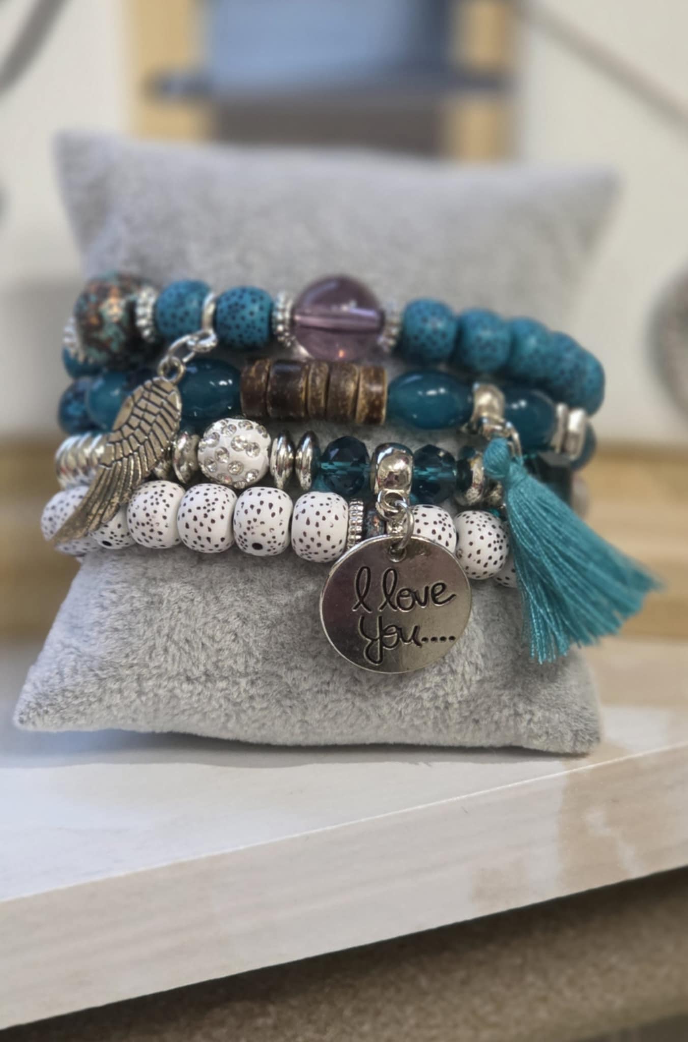 Bracelets colliers fantaisie idée cadeau Tournai