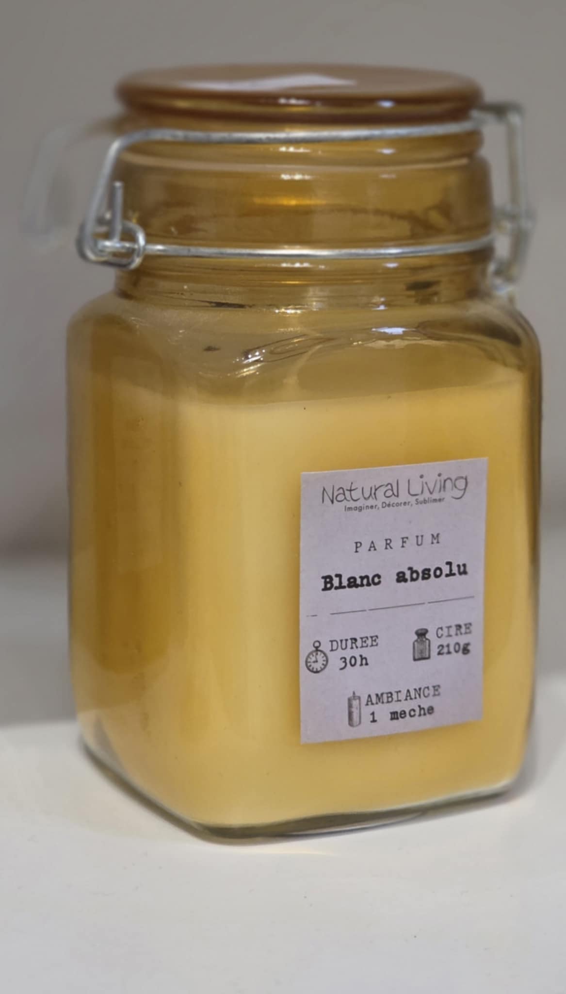 Bougies parfumées décoratives pour une ambiance bien-être, proposées dans notre magasin de cadeaux à Tournai